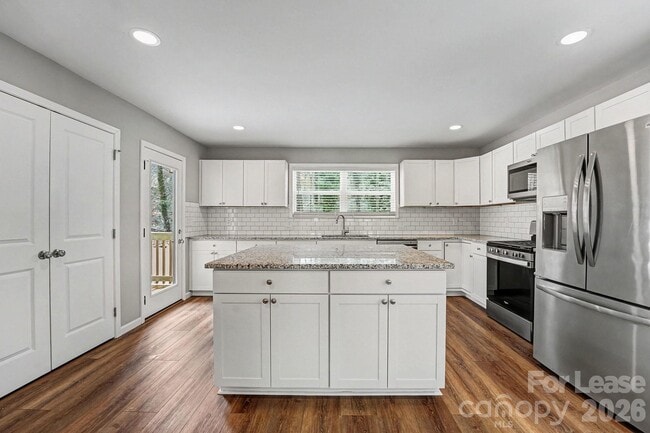 Photo - 931 E Front St