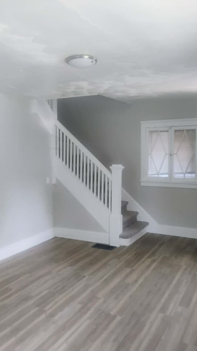 Photo - 2465 Lawton Ave