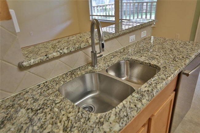 Photo - BEAUTIFUL 3 BEDROOMS / 2 BATH HOME IN SETTLERS CROSSING