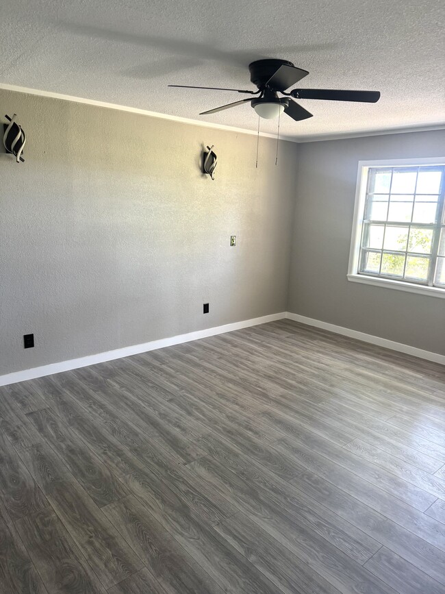 Photo - 2644 FM 1840