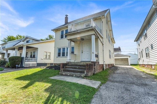 Building Photo - 10602 Langton Ave Unit 2/UP
