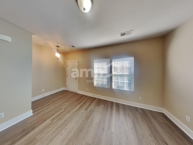 Photo - 2002 Gale Ln