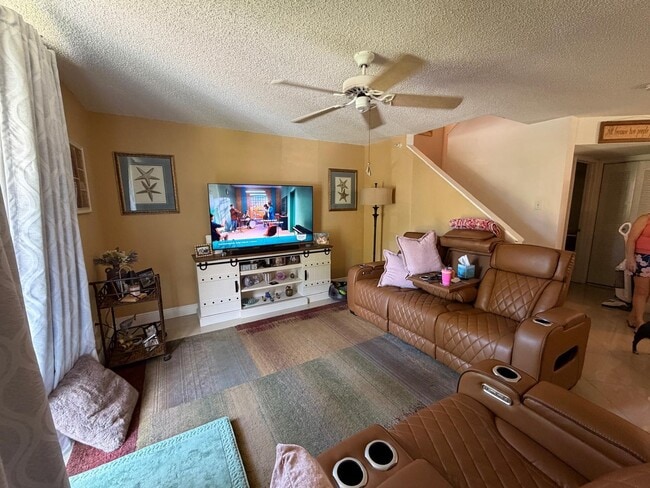 Photo - 123 Yacht Club Way