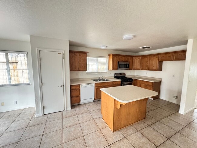 Photo - Beautiful 4 Bedroom Home