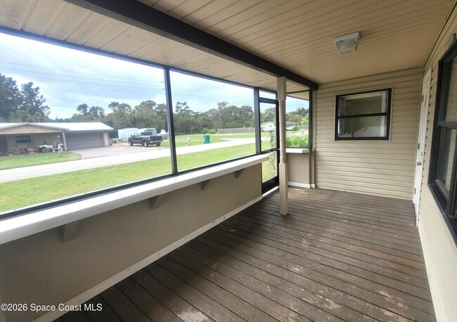 Photo - 1048 Hazelwood Dr