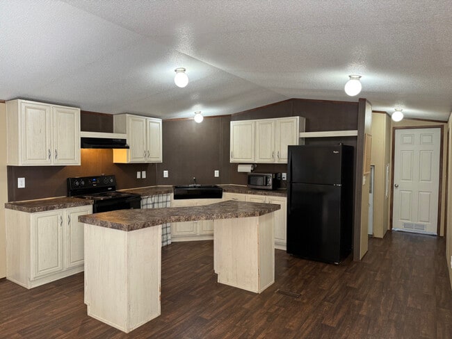 Photo - 202 Evelyn Ave