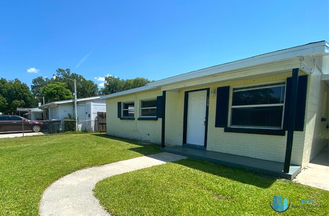 Photo - ADORABLE 3 Bedroom, 1 Bathroom House avail...