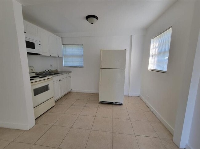 Photo - 1853 NW 5th St Unit 2