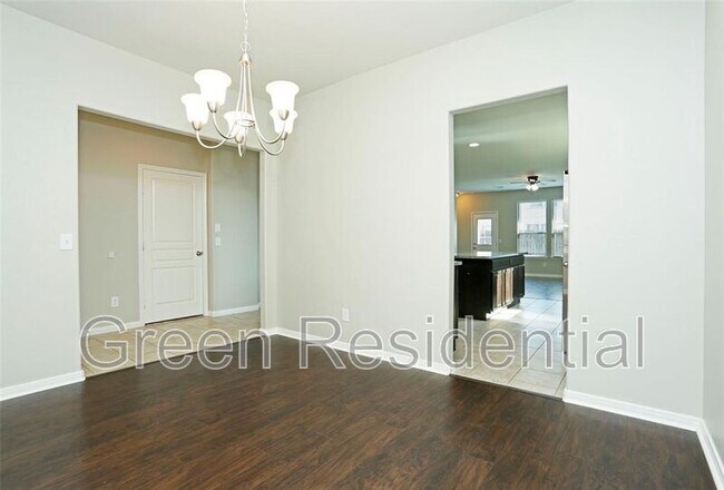 Photo - 1123 Cloud Croft Ln