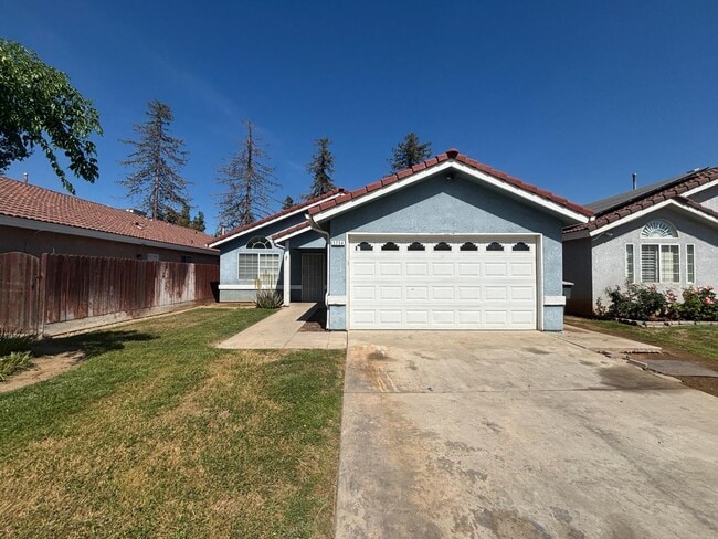 Building Photo - 5754 W Tenaya Ave