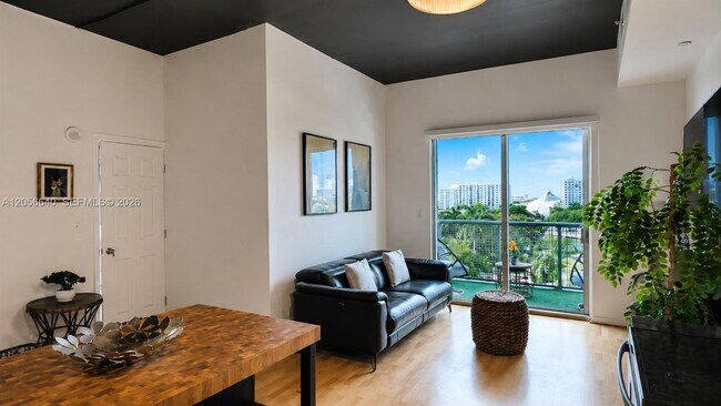 Photo - 10 SW South River Dr Unit 708
