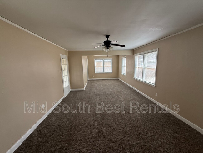 Photo - 1445 Catherine St