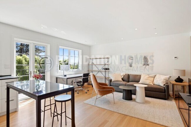 Photo - 215 Molino Ave