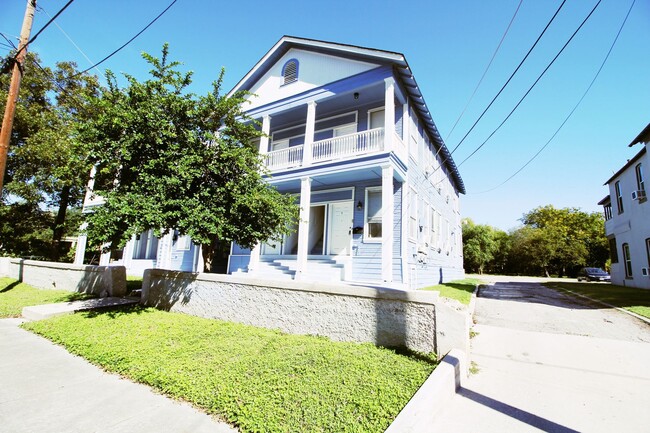 Photo - 1716 N Olive St Unit #3