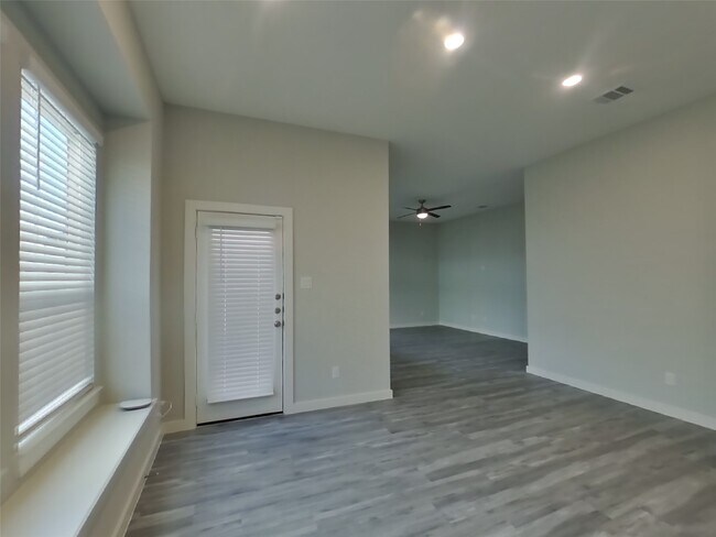 Photo - 4930 San Fabiano Ct