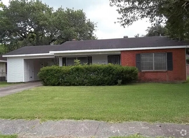 Building Photo - 2029 13th St Rental