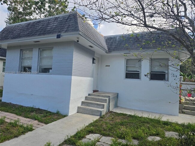 Building Photo - 2418 Sherman St Unit 1