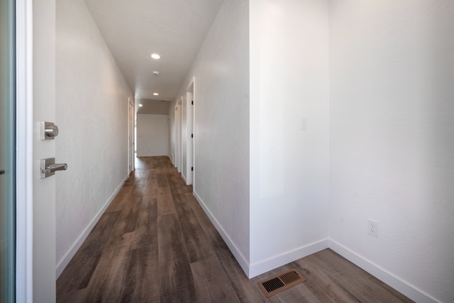 Photo - 116 W View Dr