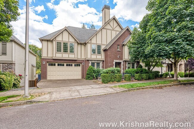 Photo - Gorgeous 6 BD* 3 BA* Single Family Home Located In Charming Arbor Meadows In Portland! **Minutes ...