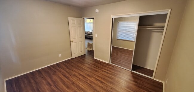 Photo - 5313 Radford Ave Unit 5313