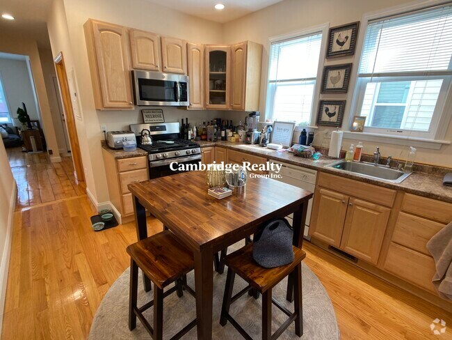 Building Photo - 20 Radcliffe Rd Unit 1 Rental