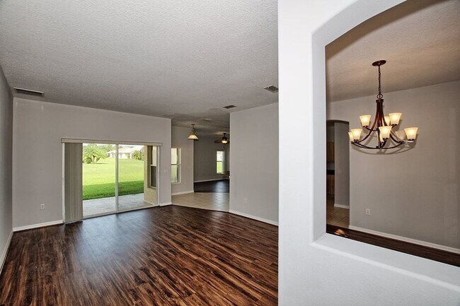 Photo - Spacious Home in Isles of Bellalago