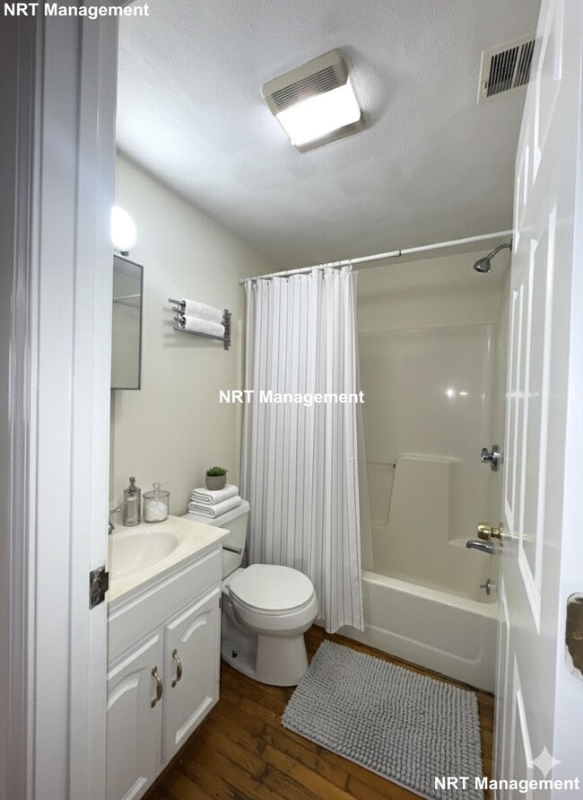 Photo - 838 Huntington Ave Unidad 1