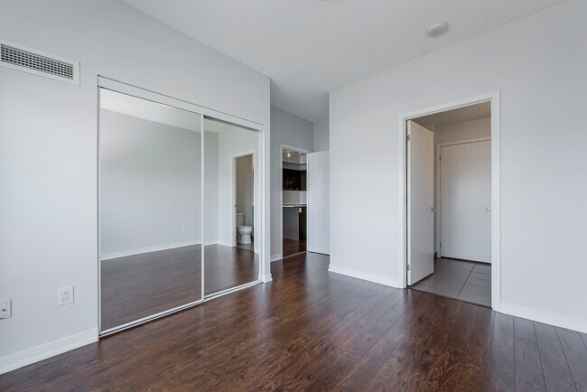 Photo - 360-1360 Square One Dr