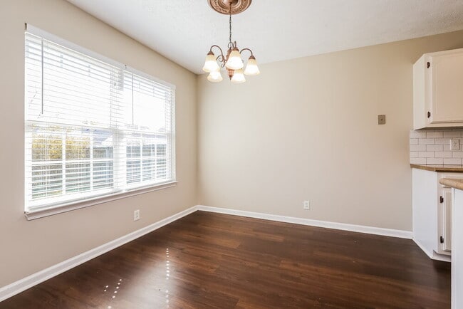 Photo - 1179 Everton Dr