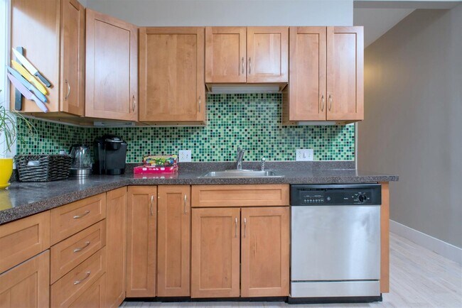 Photo - 184 Green St Unit 2