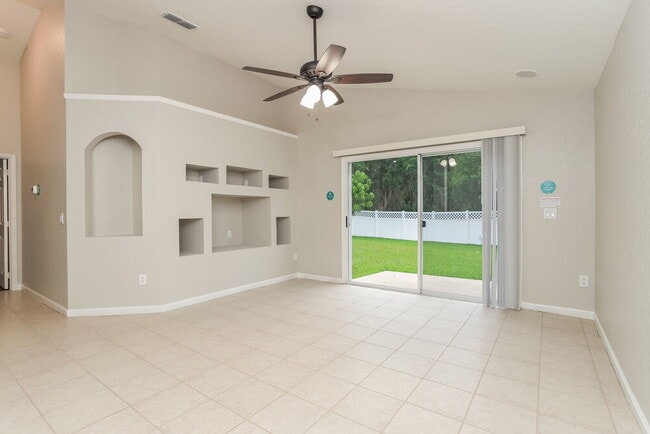 2982 White Cedar Cir