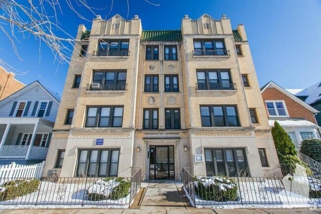 Building Photo - 1 bedroom in Chicago IL 60640 Unit 203 Rental