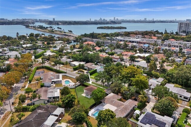Building Photo - 2125 Alamanda Dr Rental