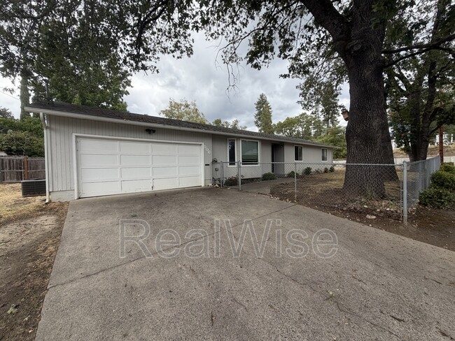 Photo - 506 NW Elm St