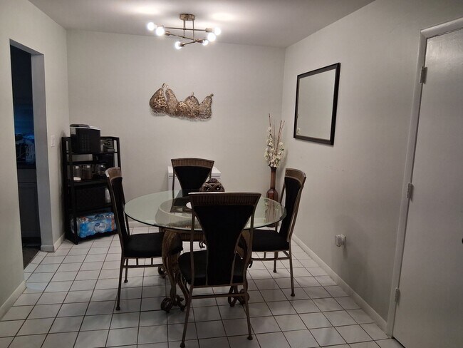 Photo - 2 N Fernwood Ave