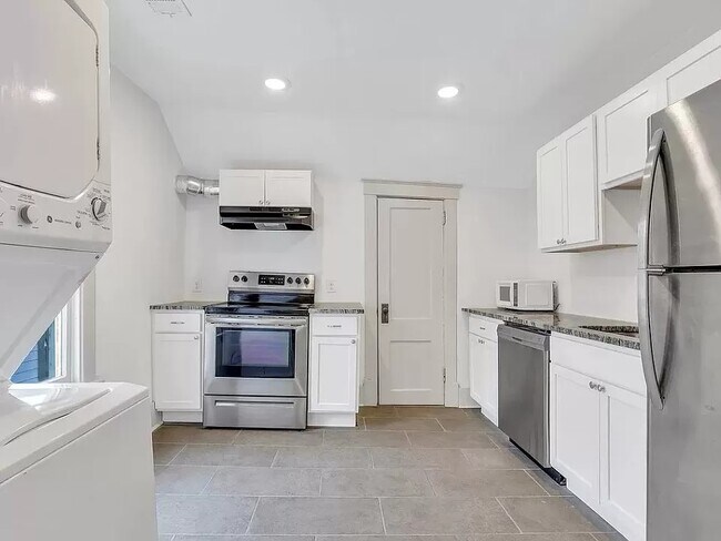 Photo - 1008 E 34th St Unit 1008 E 34th St  B