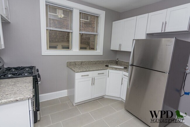 Photo - 7552 S Carpenter St Unidad 2