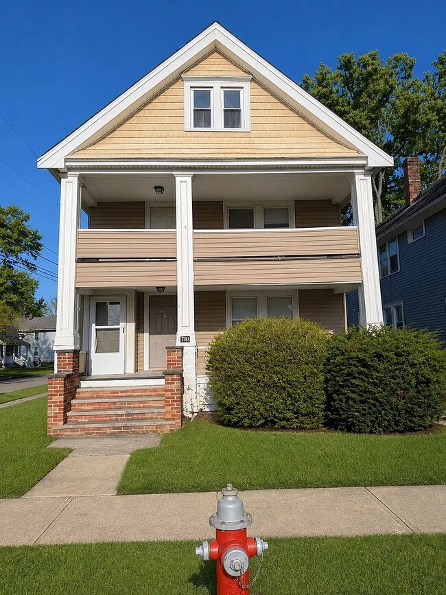 Building Photo - 3181 W 82nd St Unit UP