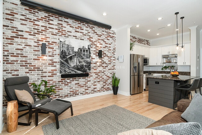 Photo - Poinsett Corners / Unit 110