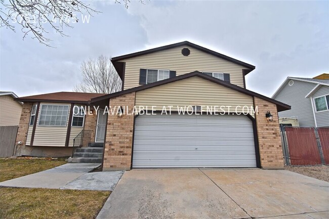 Stunning 4 Bed West Valley Home! No Deposi... - Stunning 4 Bed West Valley Home! No Deposi...