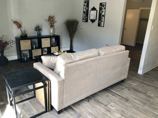 Photo - Geneva Flats