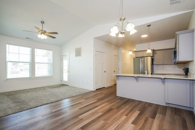 Photo - 3 Bedroom/2 Bathroom Condo in Lehi