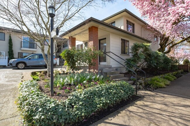 Photo - Classic 2 Bedroom Irvington Gem! Unit CR1932