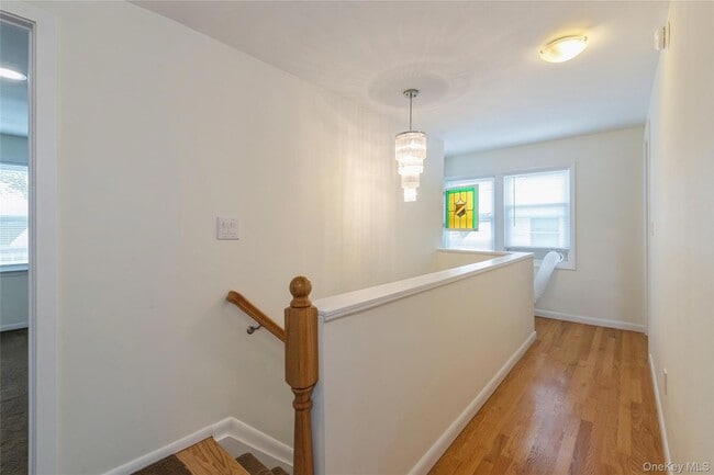 11 Deauville Pkwy