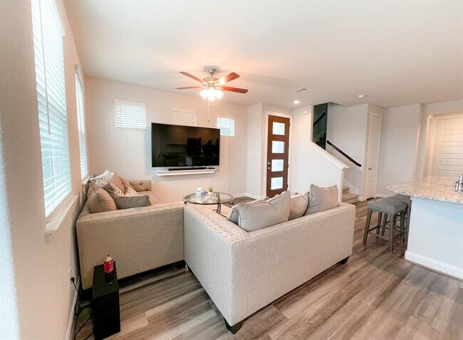 Photo - 9812 Magnolia Village Ln