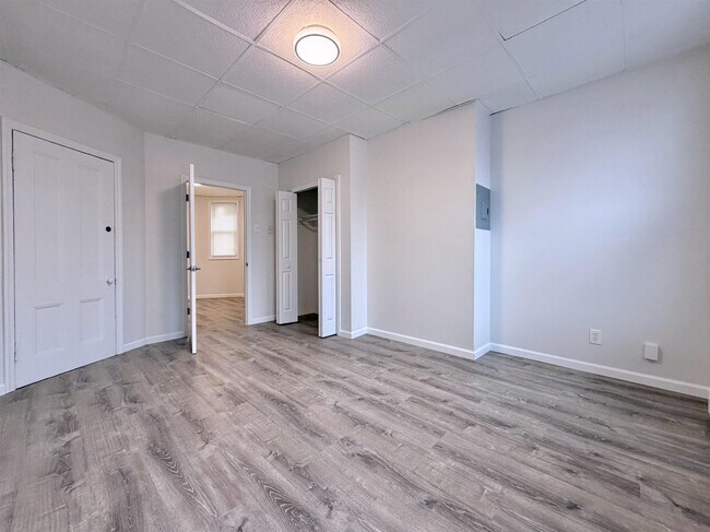 Photo - 330 Pavonia Ave Unit 3R