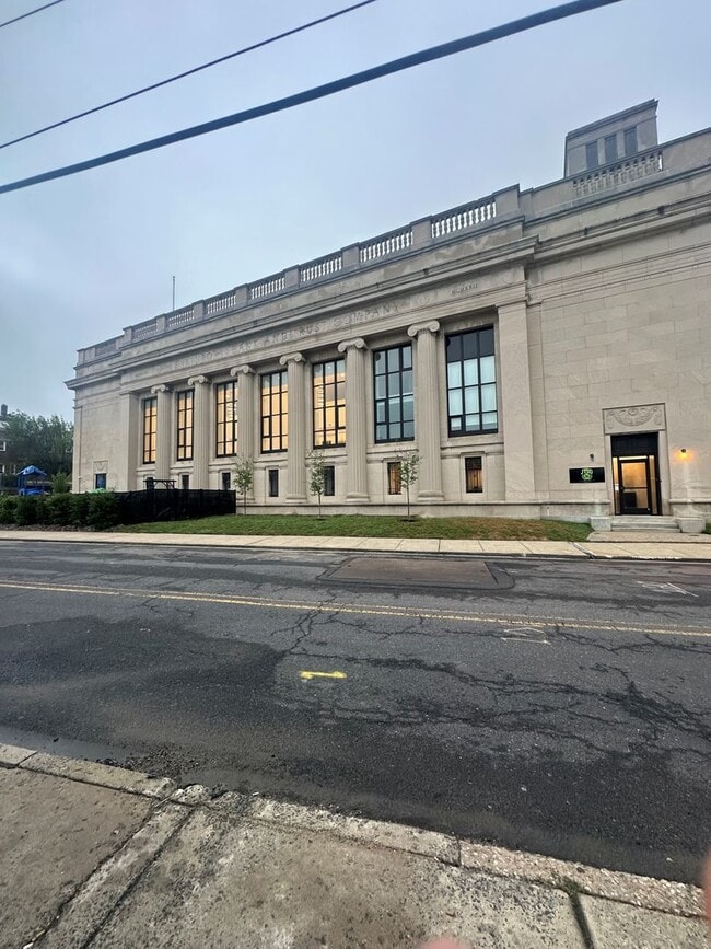 Photo - Jenkintown Bank & Trust Apartments Unidad 206