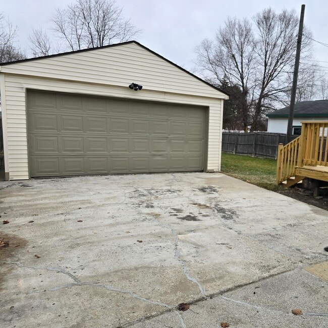 Photo - 11921 Belmont Ave