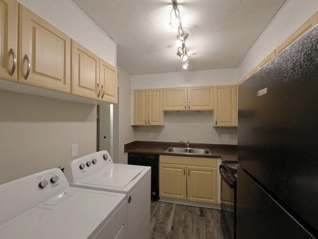 ¡Lavadora y secadora en casa! - Colony Village