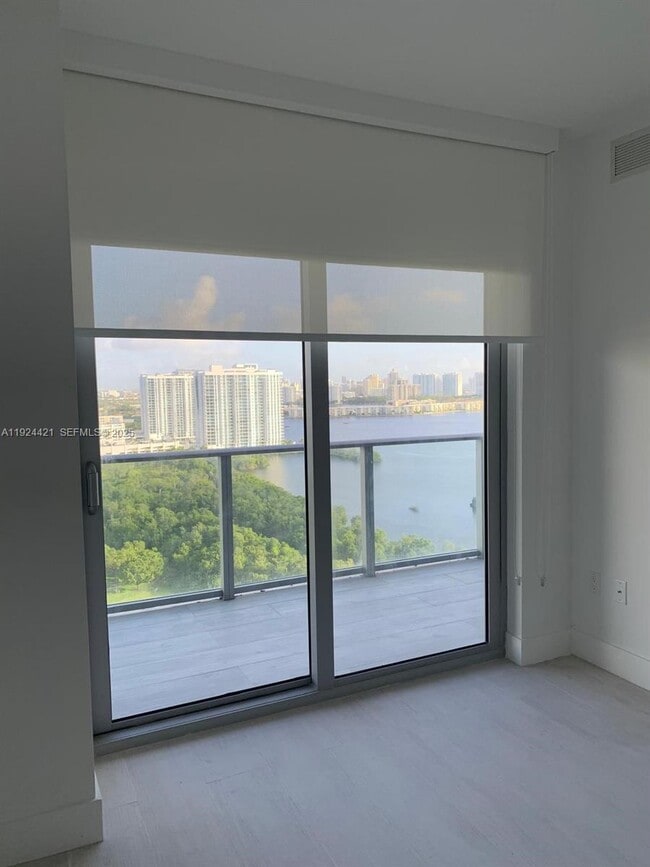 Photo - 16385 Biscayne Blvd Unit 2302